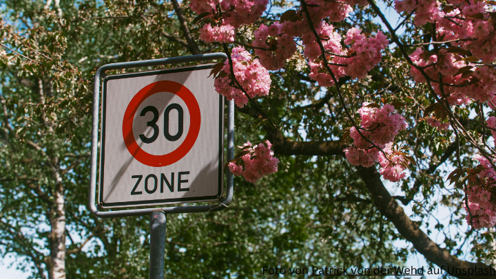 Prüfauftrag für Tempo-30-Zone auf der Heerstraße beschlossen